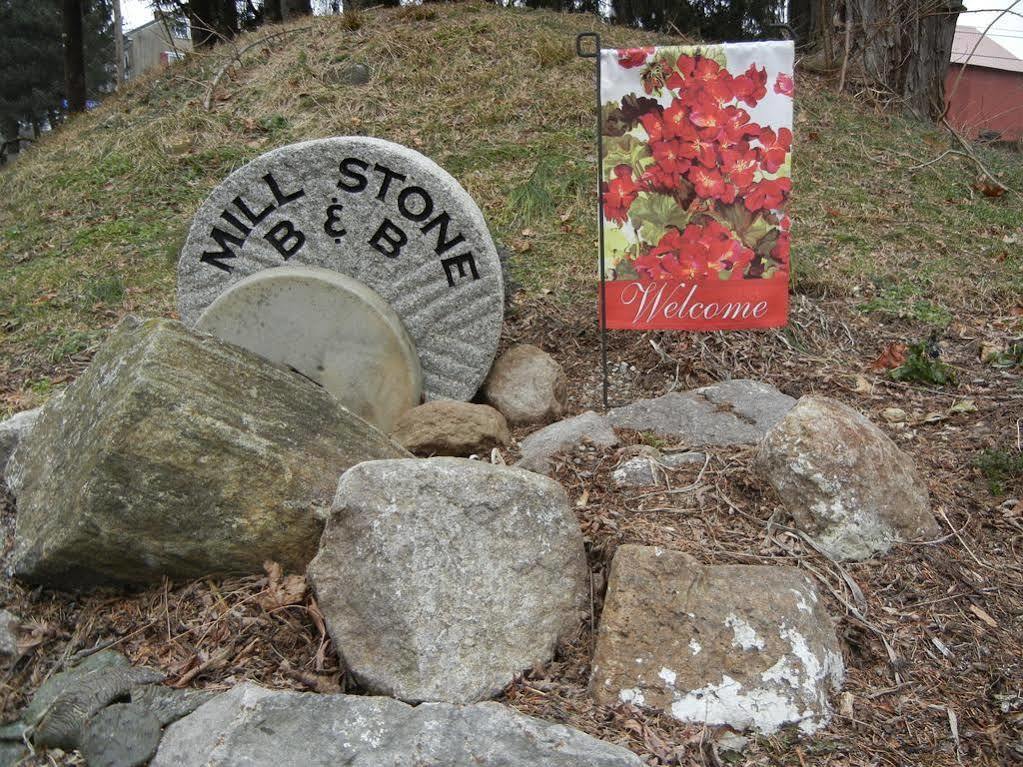 Mill Stone Bed And Breakfast Oley Exterior photo